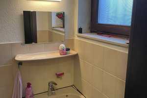 Teilmöbliertes 5-Zimmer-Reihenhaus mit Einbauküche, Ideal für WG – Coventrystrasse 71, 60363 Frankfurt am Main – Vorschaubild 4