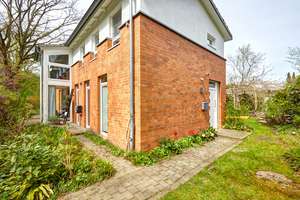 Licht - Ruhe - Natur.
Stilvolles Architektenhaus am Naturschutzgebiet. – Die vollständige Adresse der Immobilie erhältst du vom Anbieter., 22397 Wohldorf-Ohlstedt, Hamburg – Vorschaubild 26