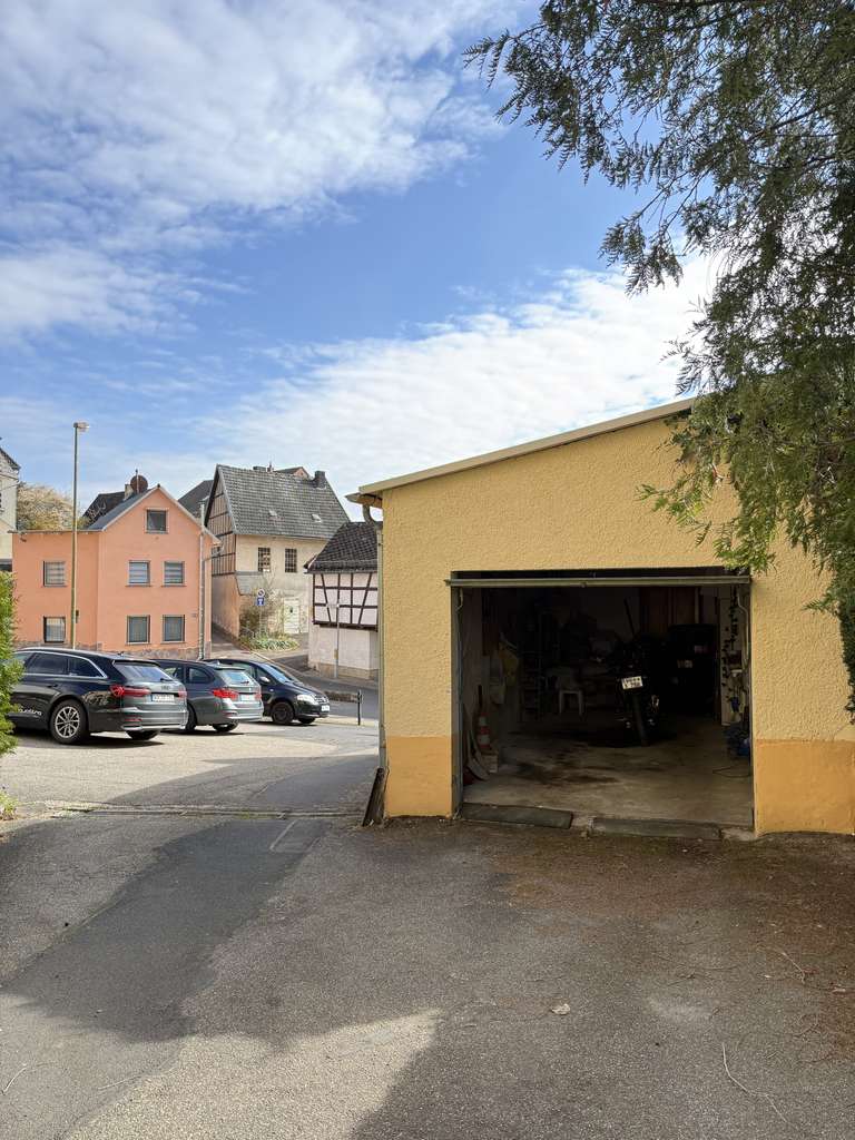 Immobilie in Höhr-Grenzhausen - Wunderschönes ehemaliges Ärztehaus in zentraler Lage von Höhr-Grenzhausen (renovierungsbedürftig) - Bild 4