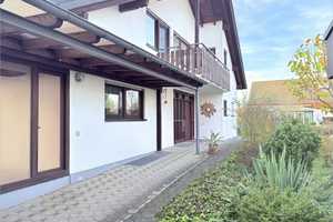 Schönes Zuhause in ruhiger Siedlung mit Einliegerwohnung, Solar, Doppel-Garage und großem Grundstück – Ostalbkreis – Vorschaubild 1