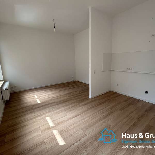 *** charmante 2-Zimmer-Wohnung - im denkmalgeschütztem Altbau ***