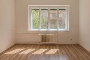 Helle 2 Zimmer-Balkon Wohnung in Steglitz zu verkaufen!