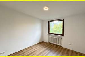 Kernsaniertes 6 Zimmer Reihenmittelhaus mit 2 Bädern Garten Terrasse&Garage in Toplage von Erlangen – Die vollständige Adresse der Immobilie erhältst du vom Anbieter., 91058 Bachfeld, Erlangen – Vorschaubild 10