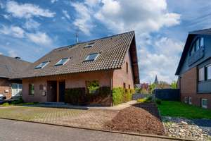 Raum für Ideen und Familie – freistehendes Einfamilienhaus in Grieth am Rhein – Die vollständige Adresse der Immobilie erhältst du vom Anbieter., 47546 Kalkar – Vorschaubild 2
