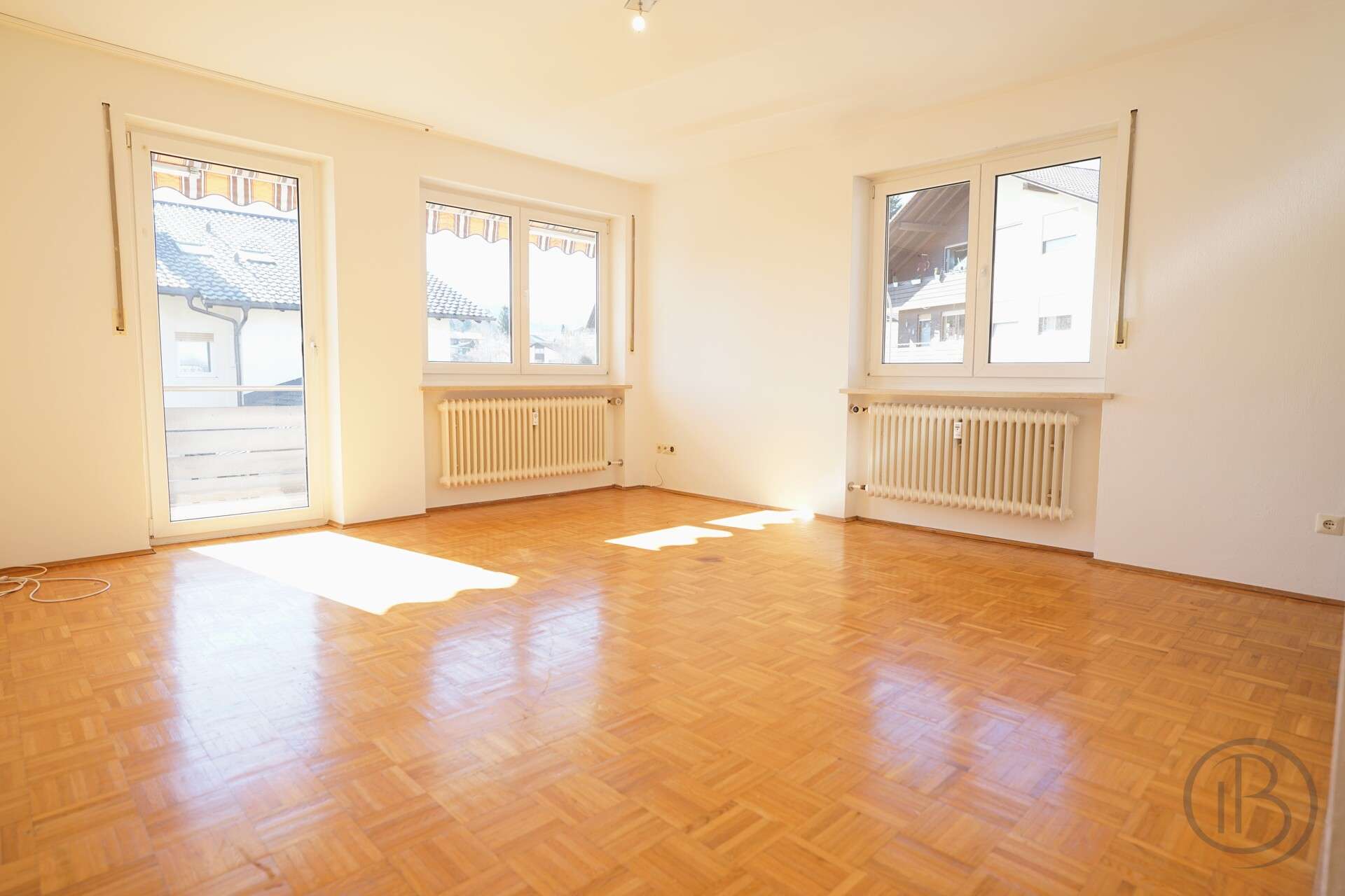 Immobilie in Siegsdorf - Zwei großzügige Wohnungen auf einer Ebene - flexibel verbindbar als Alternative zum Einfamilienhaus! - Bild 7