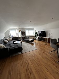 großzügige zwei Zimmer Wohnung in Hürth Fischenich
