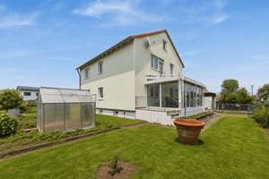 Provisionsfrei: Freistehendes Einfamilienhaus mit Wintergarten in Gerolfing