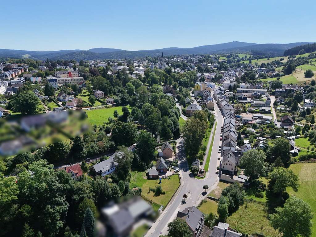 Immobilie in Eibenstock - Traumhaftes Einfamilienhaus im Landhausstil mit Doppelgarage auf großem Grundstück in Eibenstock - Bild 3