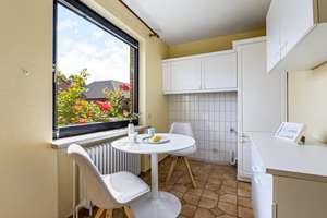 Ihr neues Zuhause: 5-Zimmer-Einfamilienhaus mit liebevoll angelegtem Garten – Die vollständige Adresse der Immobilie erhältst du vom Anbieter., 25746 Heide – Vorschaubild 10