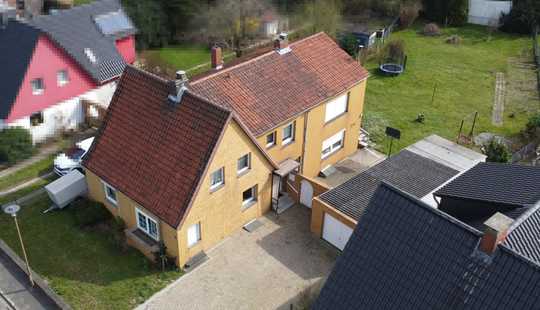 Bild von Zweifamilienhaus mit großem Grundstück in der Oststadt