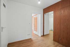 Einziehen statt renovieren! Gepflegte 3-Zimmer-Wohnung mit Süd/West-Balkon in Nürnberg-Langwasser – Die vollständige Adresse der Immobilie erhältst du vom Anbieter., 90471 Langwasser Nordwest, Nürnberg – Vorschaubild 12