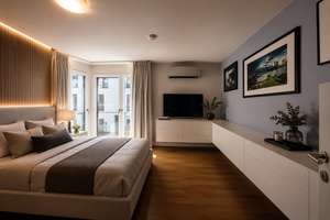 Exklusives Familienhaus in privater Parkanlage mit Garten und 3 Stellplätzen am Rande des Grunewalds – 14169 Dahlem, Berlin – Vorschaubild 9