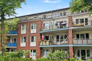 Schöne vermietete 2 Zimmer-Wohnung mit TG-Stellplatz am Wasser und an der Wuhlheide in Berlin – Die vollständige Adresse der Immobilie erhältst du vom Anbieter., 12459 Oberschöneweide, Berlin – Vorschaubild 2