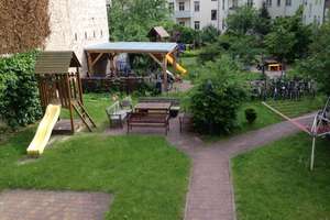 Zentral gelegene, sanierte 4-Raum-Wohnung mit EBK, Balkon, Gartennutzung in Potsdam – Großbeerenstraße 67, 14482 Babelsberg Süd, Potsdam – Vorschaubild 2