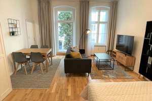 Möbliertes 1 Zimmer Apartment mit Balkon - Nähe Alexanderplatz - frei ab sofort – Heinrich-Roller-Str. 26, 10405 Prenzlauer Berg, Berlin – Vorschaubild 1