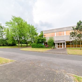 915 m²-1.830 m² Büros im Grünen | REVITALISIERUNG | Stellplätze | AK Breitscheid | Provisionsfrei