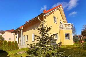 *Die Gelegenheit!*
Zweifam.-Haus mit Einliegerwhg. / Büro!
 – Die vollständige Adresse der Immobilie erhältst du vom Anbieter., 73663 Berglen – Vorschaubild 1
