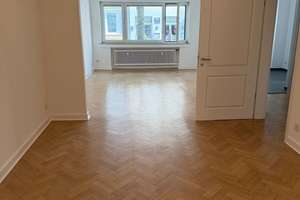 Erstbezug nach hochwertiger Renovierung in Düsseldorf: 3-Zi.-Wohnung mit Terrasse & En-Suite-Bad – 40479 Pempelfort, Düsseldorf – Vorschaubild 2