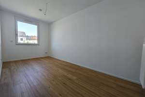 Erstbezug – Modernes 4-Zimmer-Reihenhaus mit Garten, 2 Bädern, Einbauküche & 2 Carports – Lilienstrasse 43, 90547 Stein – Vorschaubild 8