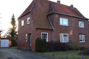 Zwei Wohneinheiten und viel Potential – Die vollständige Adresse der Immobilie erhältst du vom Anbieter., 24768 Rendsburg – Vorschaubild 1