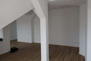 Helle und private 3,5-Zimmer-DG-Wohnung mit großem Balkon – Transvaalstr. 43 43, 13351 Wedding, Berlin – Vorschaubild 2