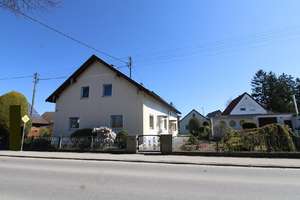 -RESERVIERT- Wohnhaus mit Einliegerwohnung, großem Grundstück und unterkellerter Garage – Die vollständige Adresse der Immobilie erhältst du vom Anbieter., 86853 Langerringen – Vorschaubild 14