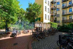 Spacious Altbau Apartment in Samariterkiez with direct access to a children's playground. – Die vollständige Adresse der Immobilie erhältst du vom Anbieter., 10247 Friedrichshain, Berlin – Vorschaubild 21