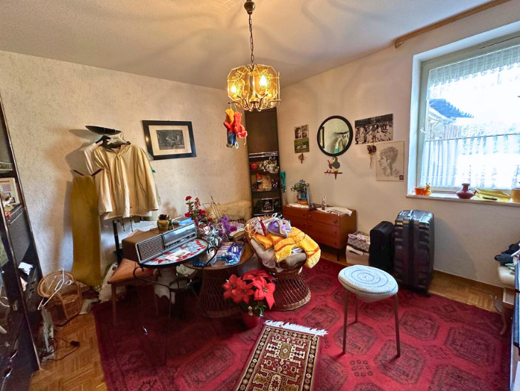 Immobilie in Bad Urach - Familienfreundliches Zuhause mit viel Platz, Garten und zwei Garagen - Bild 10