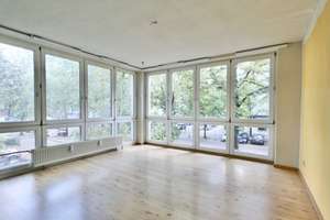 AUFZUG, BALKON & GEMEINSCHAFTLICHE DACHTERRASSE - ZENTRAL GELEGEN - ZUM NEU GESTALTEN – Die vollständige Adresse der Immobilie erhältst du vom Anbieter., 10715 Wilmersdorf, Berlin – Vorschaubild 11