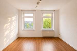 *LICHTDURCHFLUTETE 2 ZI WOHNUNG IM DÜSSELTAL* – Ahnfeldstr. 13, 40239 Düsseltal, Düsseldorf – Vorschaubild 1