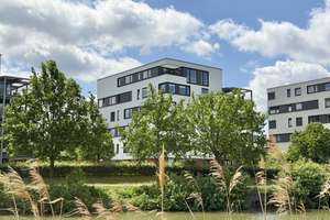Außergewöhnliches Penthouse in Wasserlage – Privatsphäre, Weitblick und Wohnkomfort auf einer Ebene