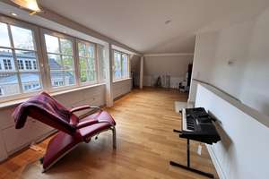 Repräsentatives Familiendomizil mit 7 Zi., EBK, 2 Bäder, Kamin, Garten und Terrasse – Die vollständige Adresse der Immobilie erhältst du vom Anbieter., 40489 Wittlaer, Düsseldorf – Vorschaubild 20