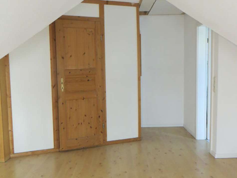 Blick-z.-begehb.-Kleiderschran