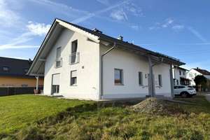 Neuwertiges, familienfreundliches 4-Zi. Einfamilienhaus mit Garten, Carport & Veranda – Die vollständige Adresse der Immobilie erhältst du vom Anbieter., 86872 Scherstetten – Vorschaubild 1
