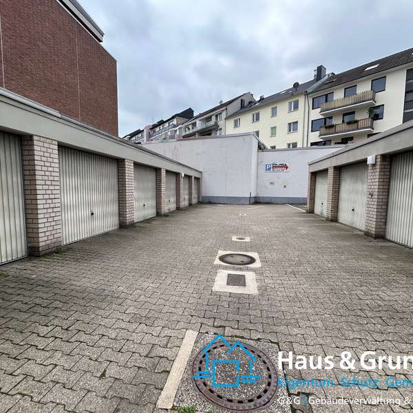 *** Attraktives u. solides Mehrfamilienhaus - mit Garagen - Aachener Innenstadt ***
