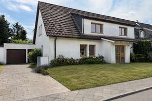 Gurkenland: Familienglück! Einziehen, ankommen, wohlfühlen. Großes EFH/2FH mit Garten und Garage