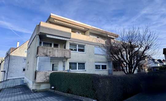 Modernisierungsbedürftiges 1-Zimmer-Apartment mit Terrasse
