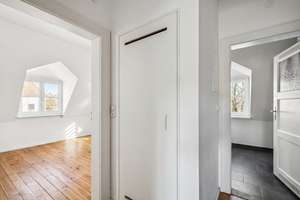 Nahe den Isarauen - Altbau DG - 2 Zimmer am Wettersteinplatz – Die vollständige Adresse der Immobilie erhältst du vom Anbieter., 81547 Giesing, München – Vorschaubild 9