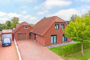 Lichtdurchflutetes Familienhaus mit sonnigem Garten und Anbau von 2023 in Norden/Süderneuland I – Die vollständige Adresse der Immobilie erhältst du vom Anbieter., 26506 Norden – Vorschaubild 2