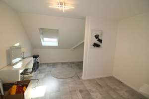 Stilvolles Wohnen trifft Leidenschaft: Glaswand verbindet Wohnraum & Garage – Die vollständige Adresse der Immobilie erhältst du vom Anbieter., 38259 Salzgitter-Bad, Salzgitter – Vorschaubild 13