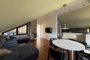 Charmante 3-Zi-DG-Wohnung: 72m² Wohnfl., 105m² Grundfl., Balkon, Keller, Parkplatz & große Terrasse. – Die vollständige Adresse der Immobilie erhältst du vom Anbieter., 70599 Plieningen (Ortsteil), Stuttgart – Vorschaubild 3