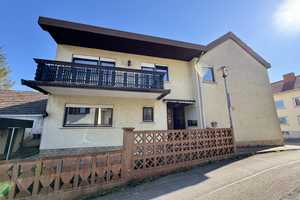 Einfamilienhaus mit Balkon und Garage – Donnersbergkreis – Vorschaubild 1