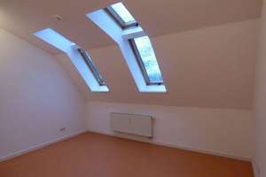 Großzügig geschnittene Dachgeschosswohnung in grüner Lage!! ***Wannenbad*** – Die vollständige Adresse der Immobilie erhältst du vom Anbieter., 13053 Alt-Hohenschönhausen, Berlin – Vorschaubild 7