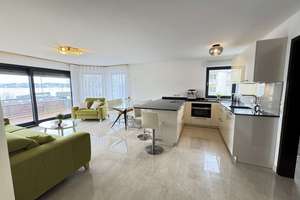 Renovierte exklusiv ausgestattete Wohnung ein Steinwurf vom See entfernt