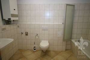 Helle und geräumige 3 Zimmer-Dachgeschosswohnung mit Einbauküche und Wanne in Stadtfeld-Ost – 39108 Stadtfeld Ost, Magdeburg – Vorschaubild 12