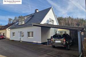 Gepflegtes Einfamilienhaus in Ortsrandlage mit Carport und großem Gartengrundstück! – Die vollständige Adresse der Immobilie erhältst du vom Anbieter., 57562 Herdorf – Vorschaubild 1