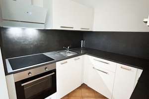 Modern sanierte 3-Raum-Wohnung mit stilvoller Einbauküche + Gratis LED TV 65 ZOLL – Wolgograder Allee 66, 9123 Hutholz, Chemnitz – Vorschaubild 6