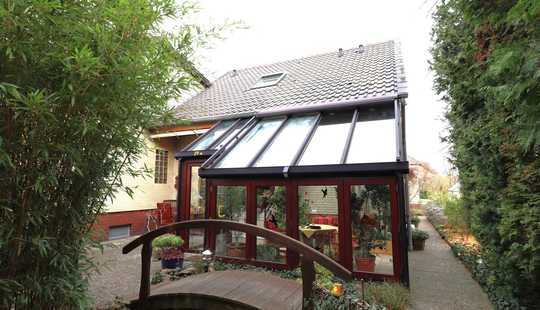 Bild von + +  sonniges Haus mit Weitblick + + Wintergarten und mehr + + Platz für die große Familie + +