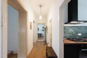 Raumwunder: 3-Zimmer-Altbauwohnung mit Loggia & Balkon im Samariterviertel – Die vollständige Adresse der Immobilie erhältst du vom Anbieter., 10247 Friedrichshain, Berlin – Vorschaubild 7
