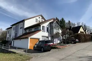 KNIPFER`S IMMOBILIENSCHÄTZE - Traumhaft schöne Lage - DHH mit Bürogebäude und Außen-Whirlpool – Augsburg (Kreis) – Vorschaubild 1